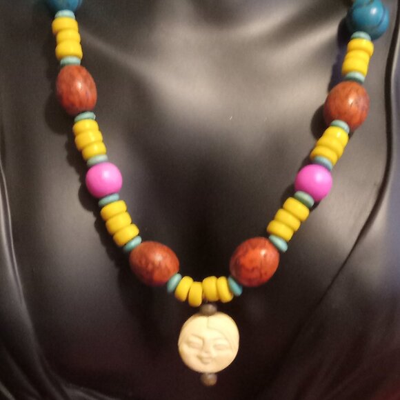 Handmade Ecuadorian Colorful Jewelry Set - Picture 7 of 8